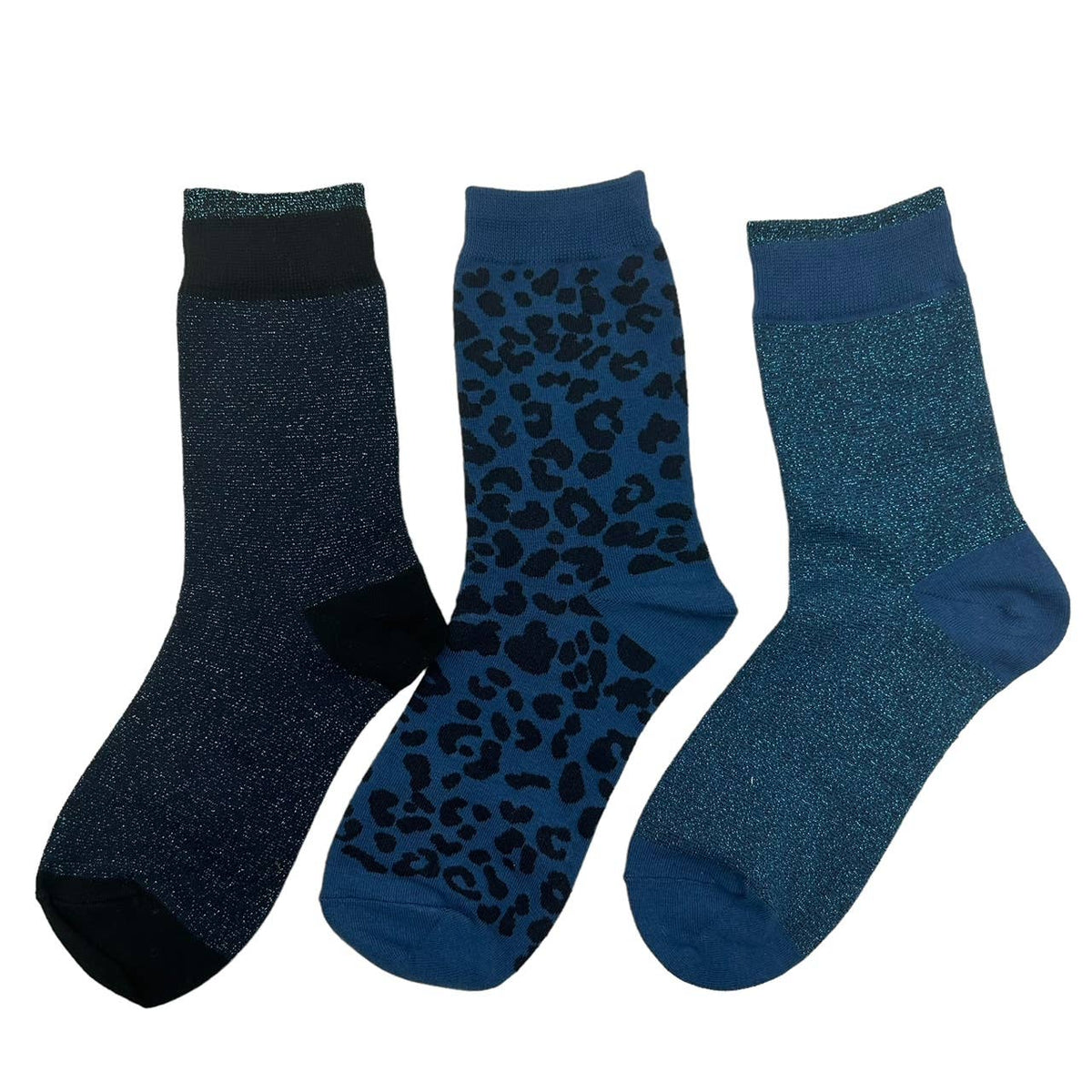 Denim mix sock box with golden eye pin