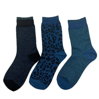 Denim mix sock box with golden eye pin