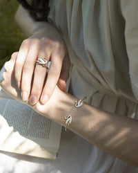 Fable England - FABLE Enamel Swan Bangle