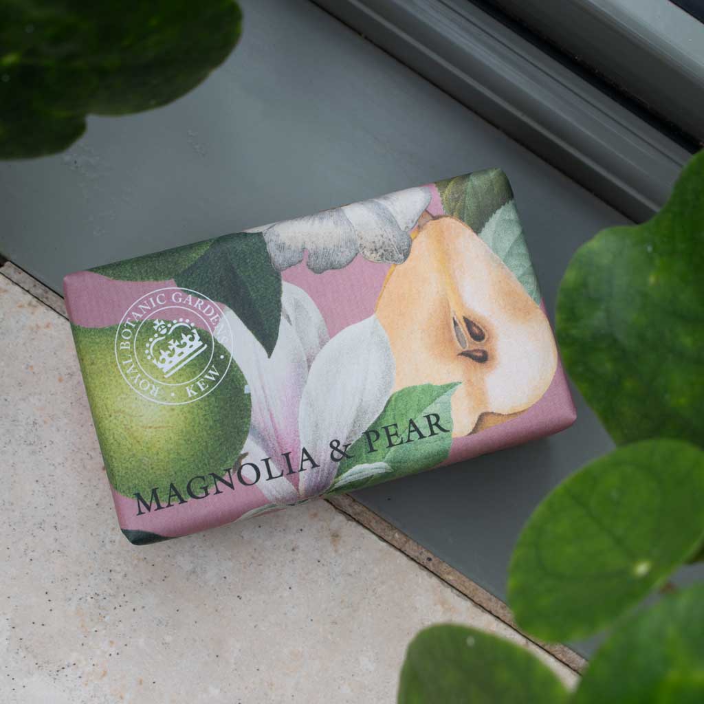 English Soap Co. Magnolia & Pear Bar